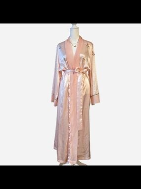Morgan & Taylor Silky Pink Long Embroidered Satin Robe with Belt Size XL